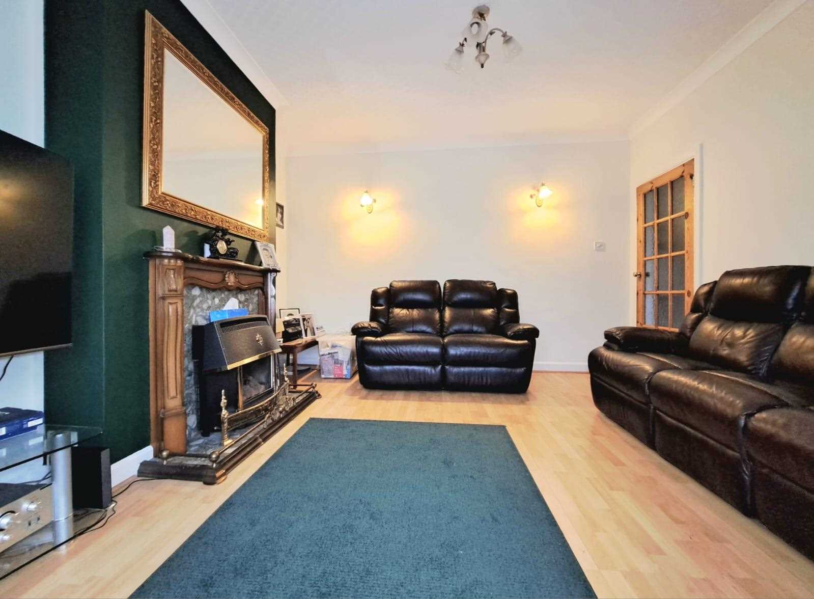 Manor Road - Picture 3