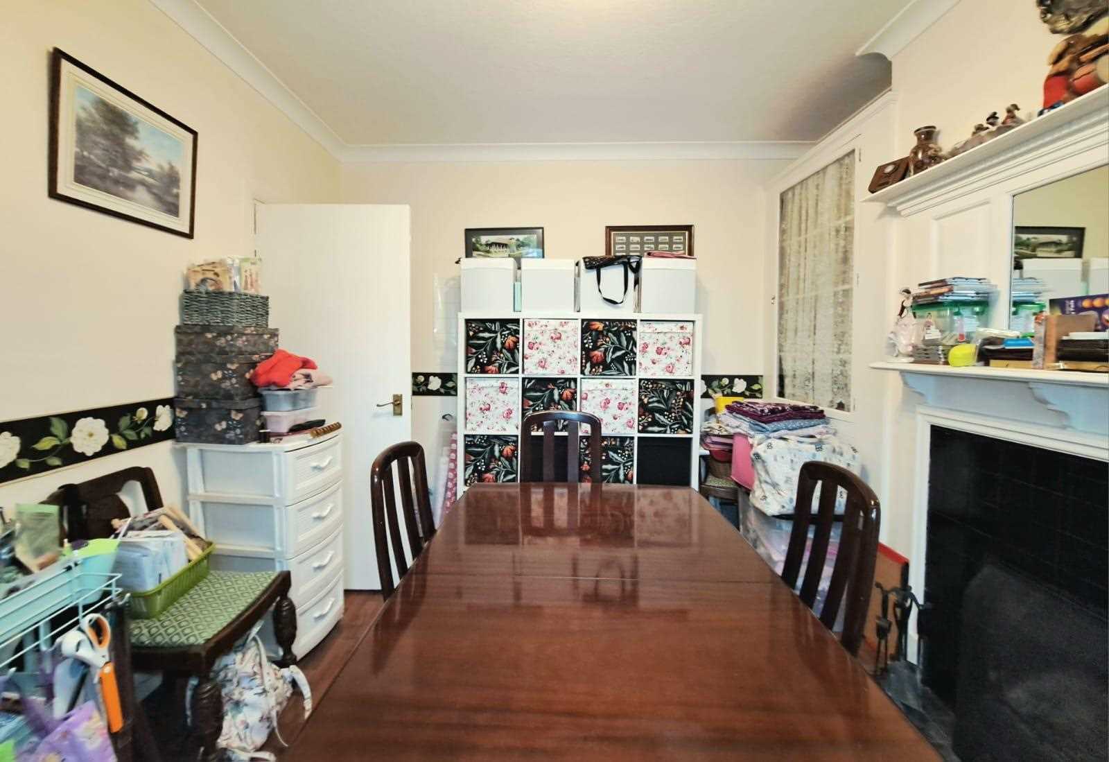Manor Road - Picture 4