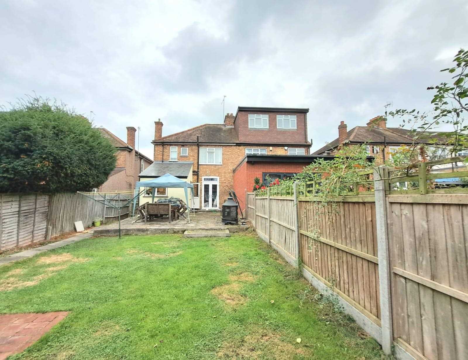 Manor Road - Picture 14