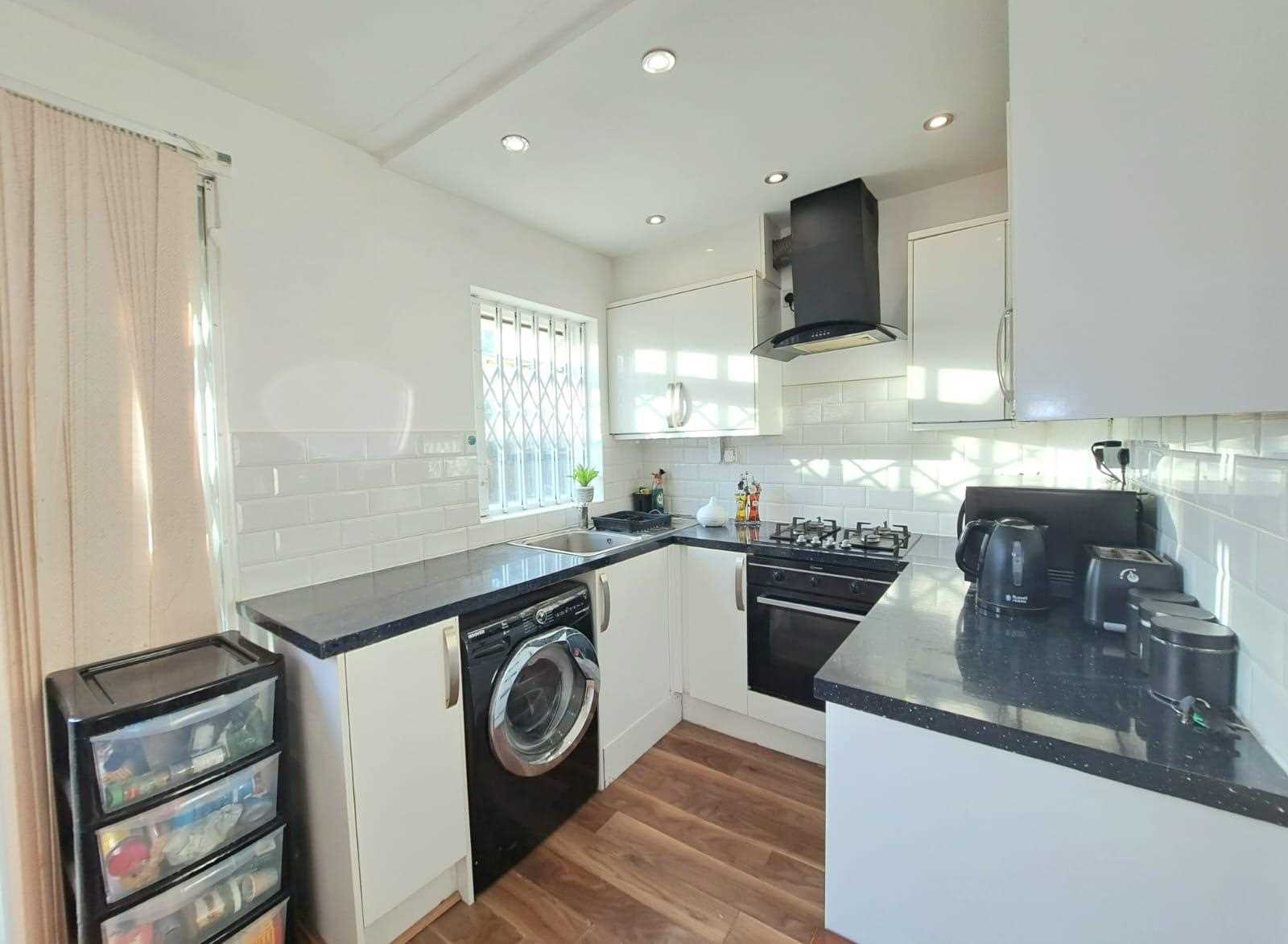Whitefriars Avenue - Picture 6