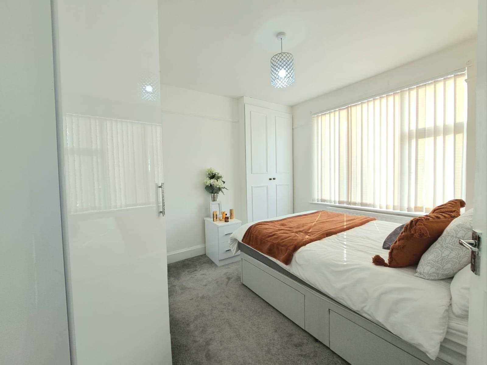 Whitefriars Avenue - Picture 9