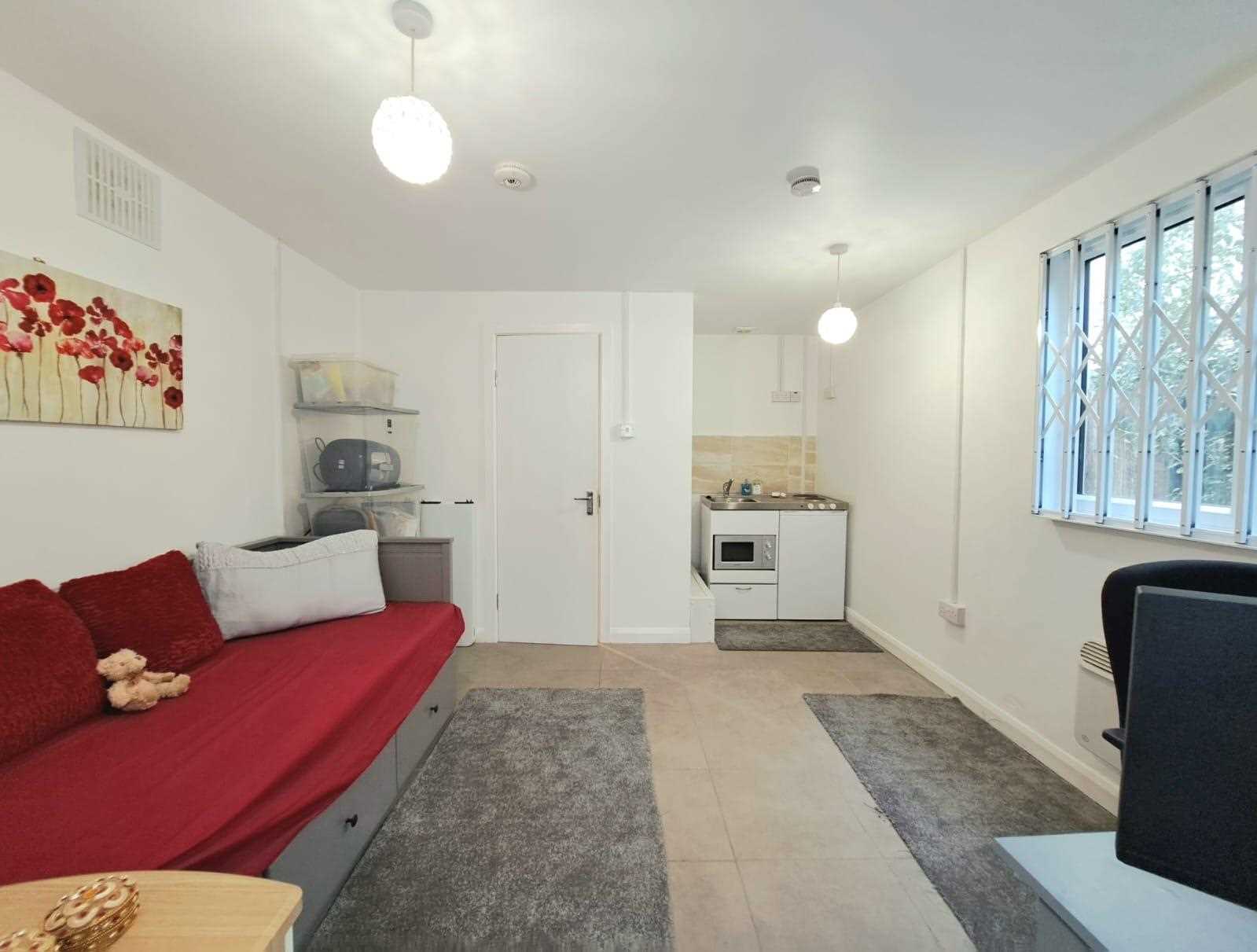 Whitefriars Avenue - Picture 15