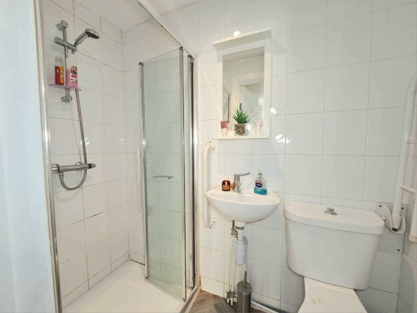 Whitefriars Avenue - Picture 17