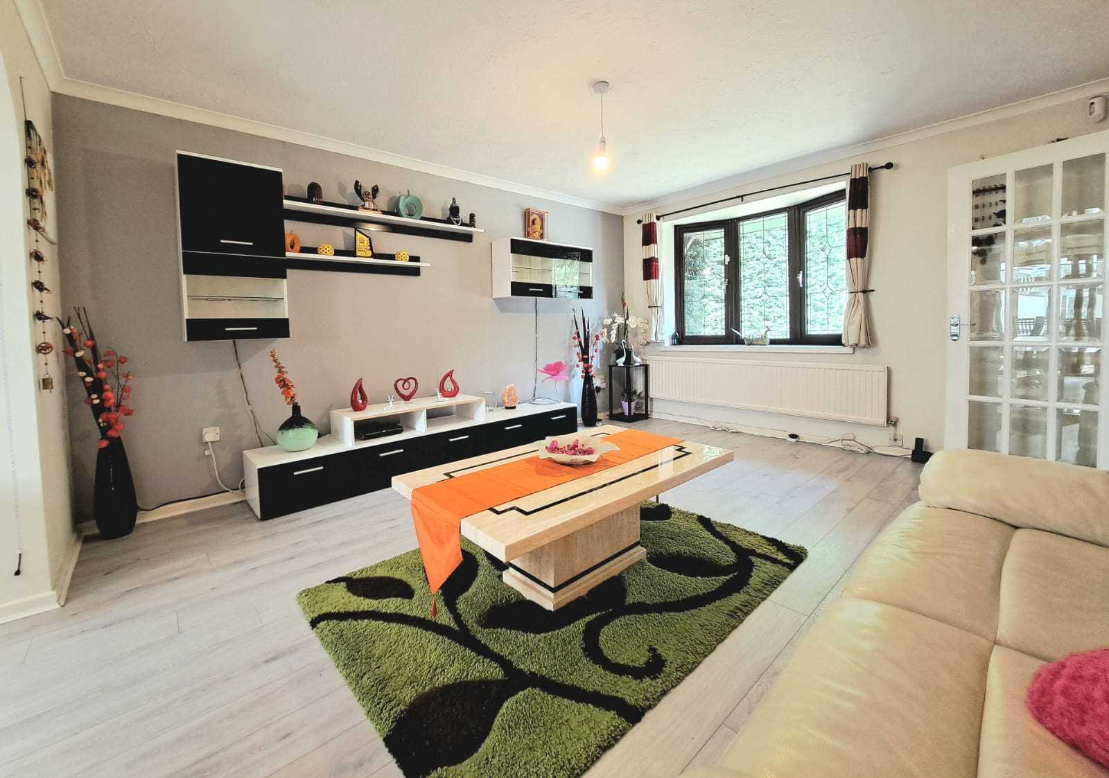 Adwell Drive, - Picture 1