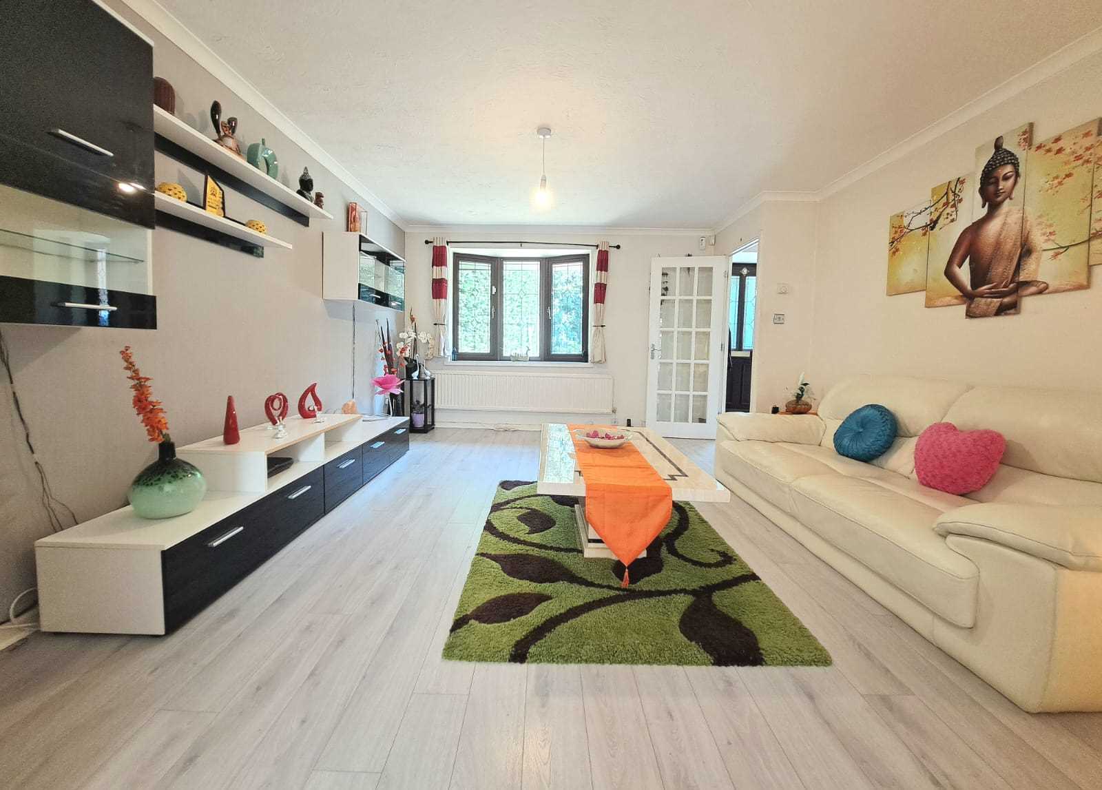 Adwell Drive, - Picture 4