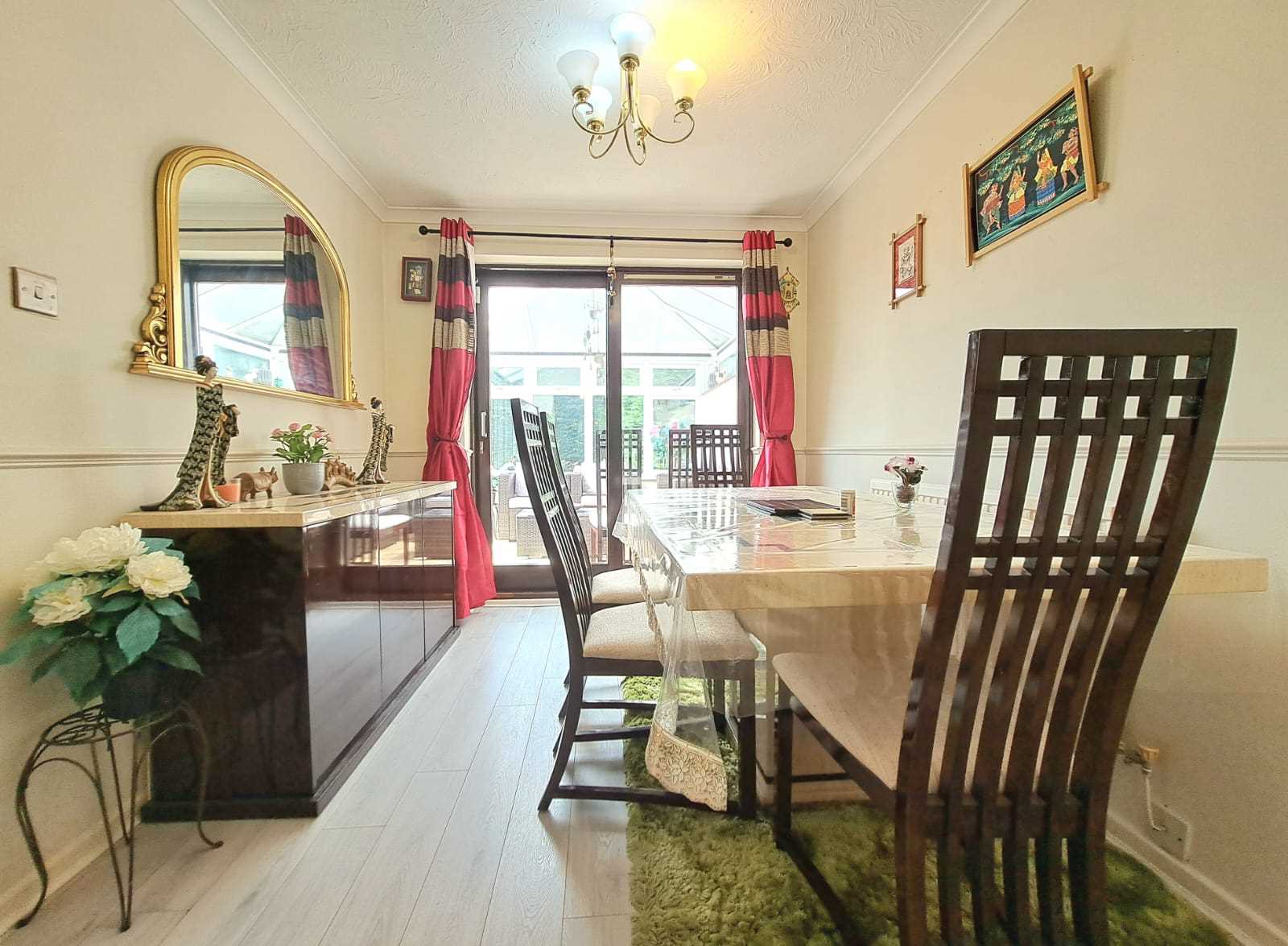 Adwell Drive, - Picture 5