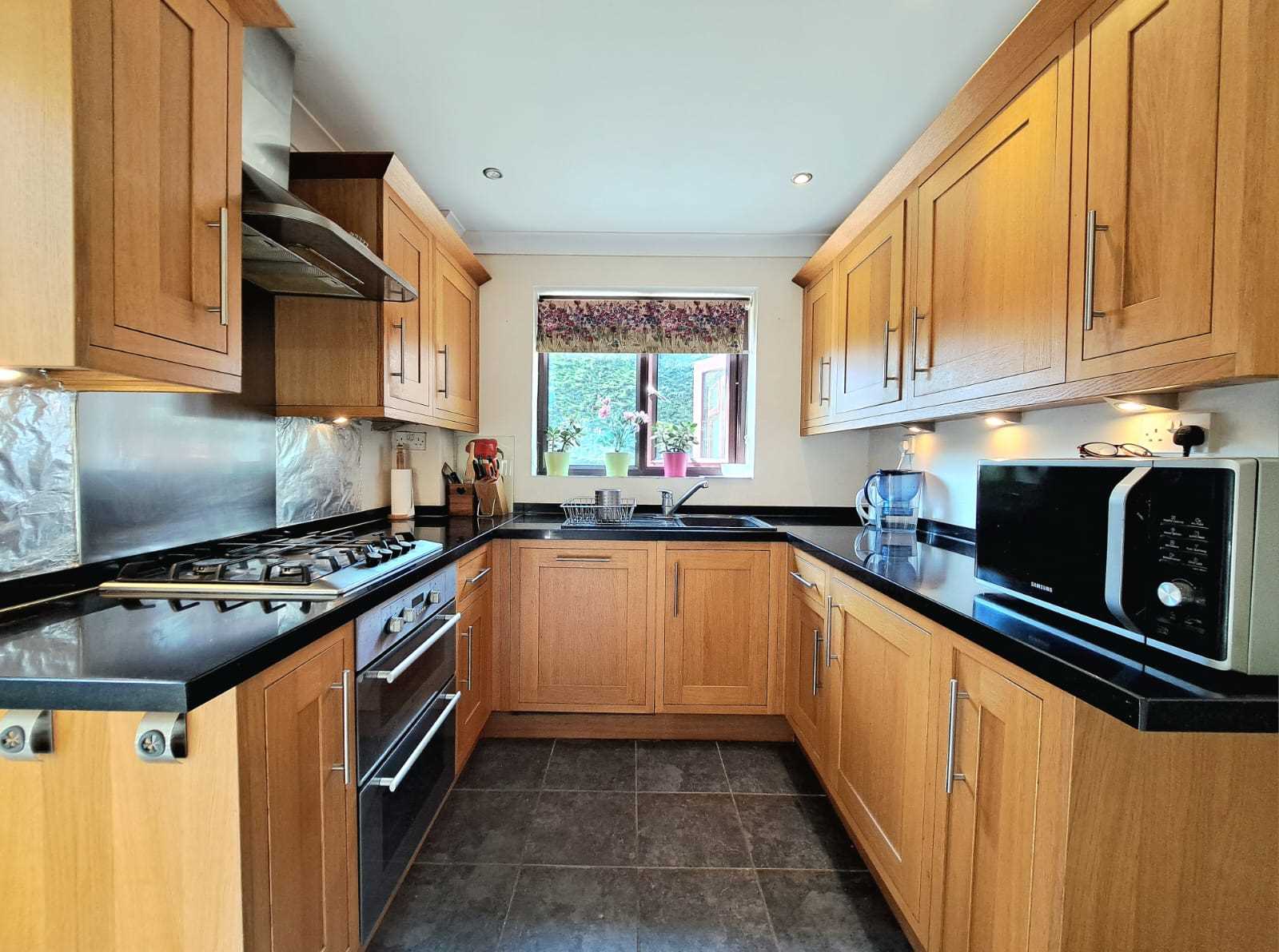 Adwell Drive, - Picture 8