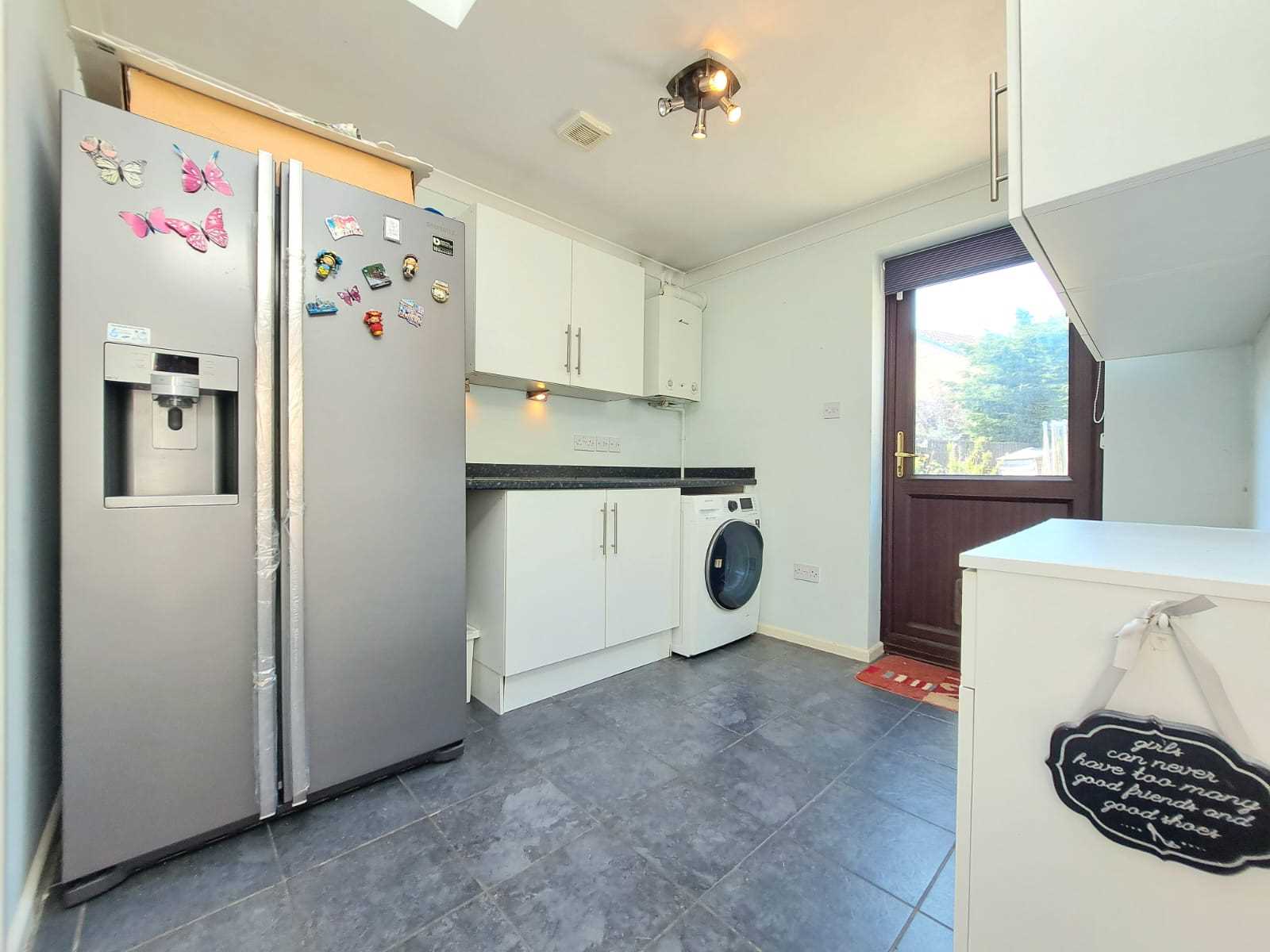 Adwell Drive, - Picture 10