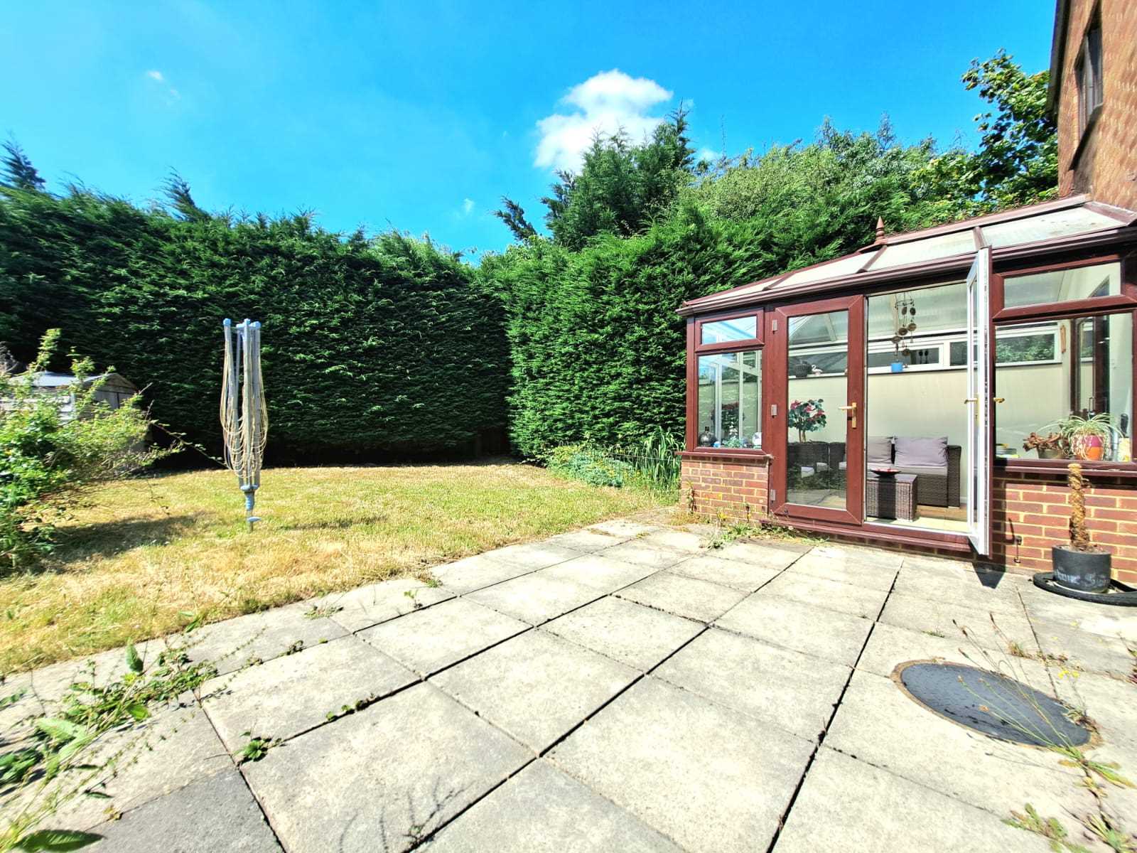 Adwell Drive, - Picture 11