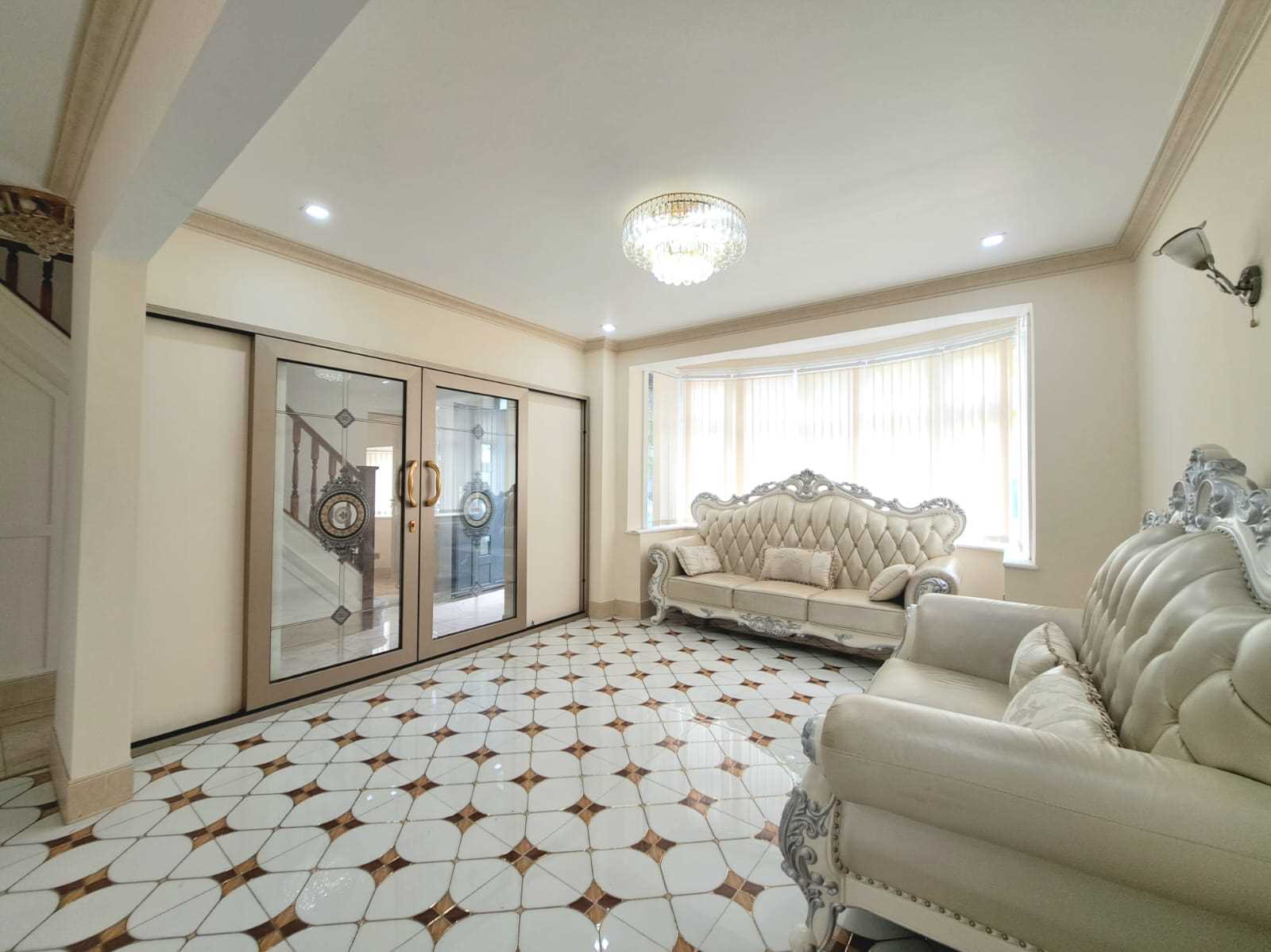 Fairlop Road - Picture 3