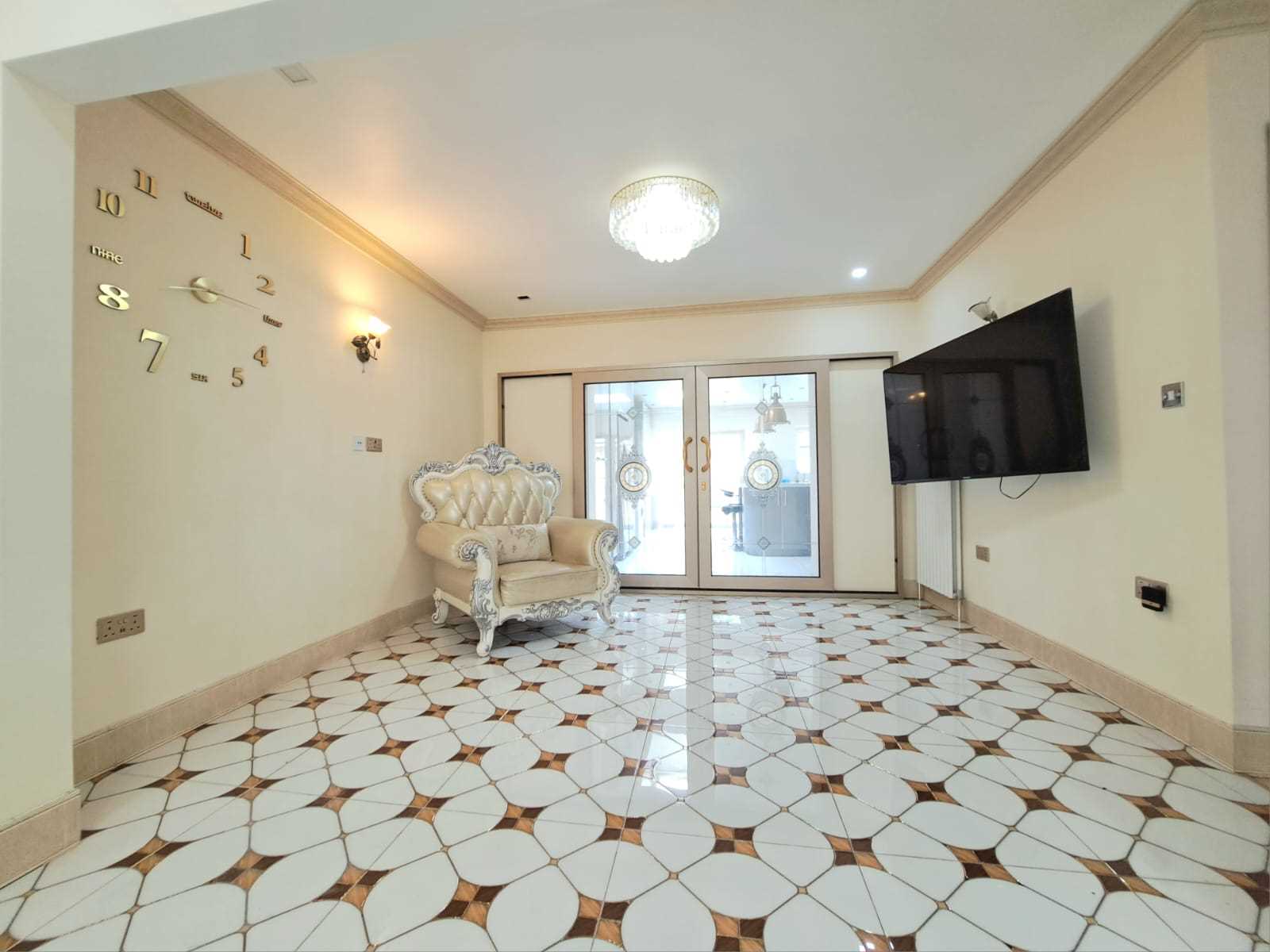 Fairlop Road - Picture 5