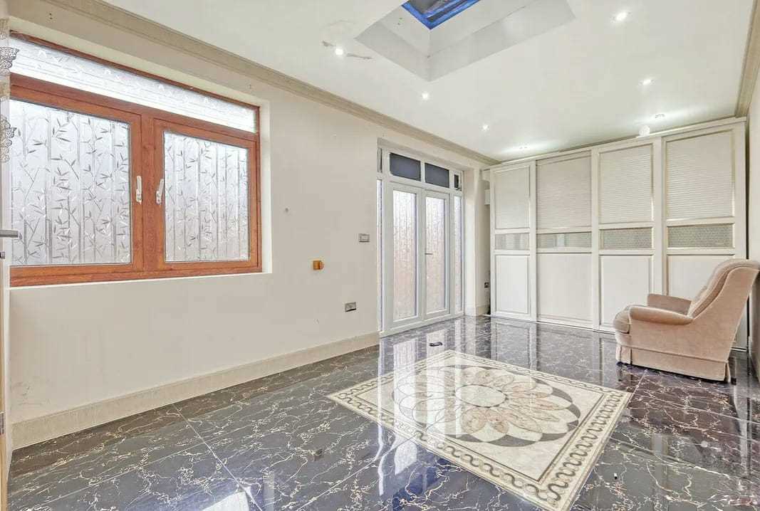 Fairlop Road - Picture 23