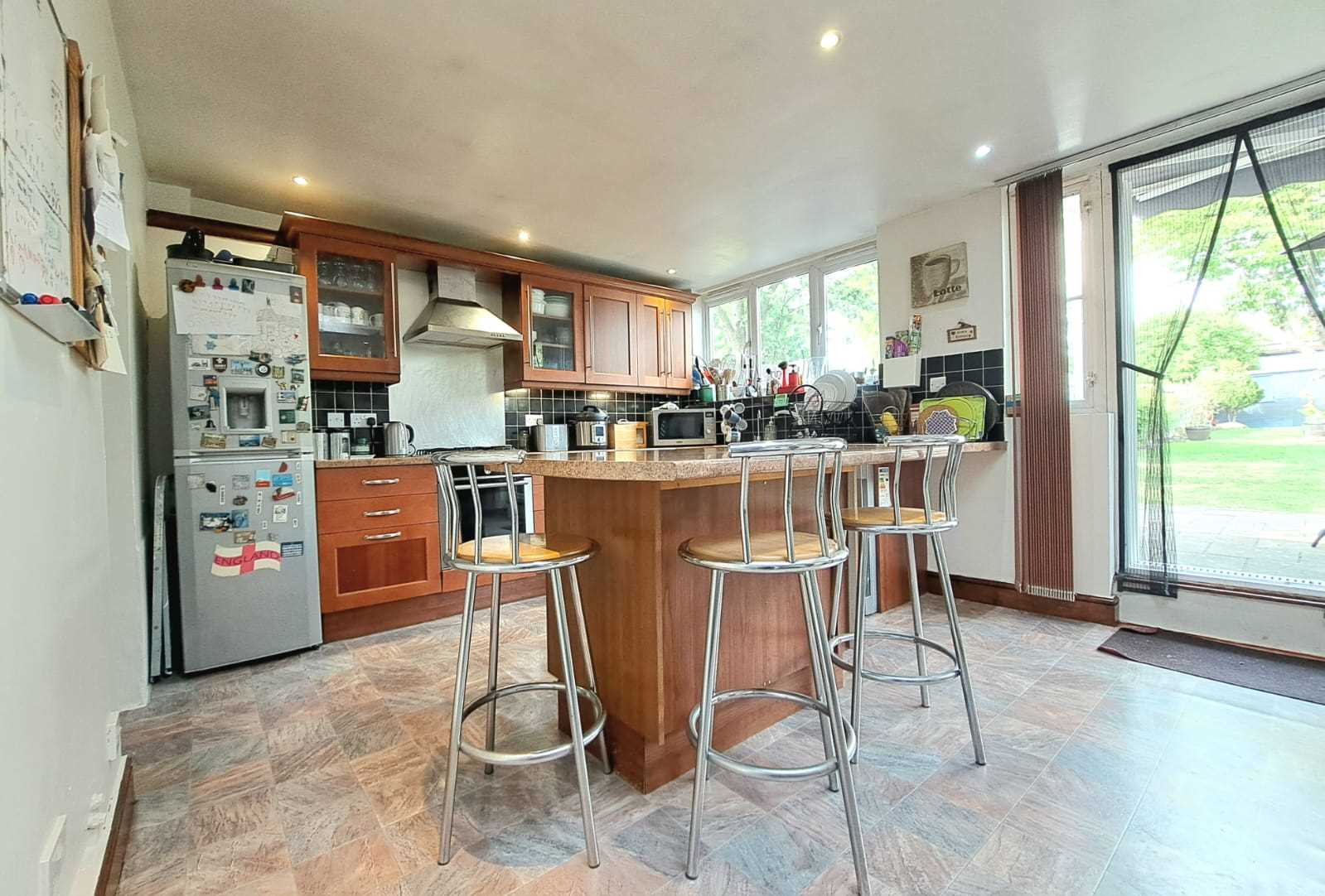 Birkbeck Avenue - Picture 6
