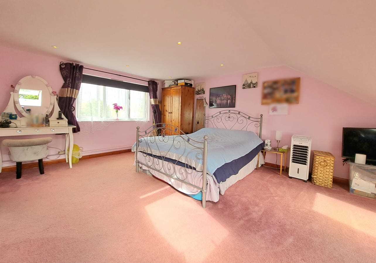 Birkbeck Avenue - Picture 10