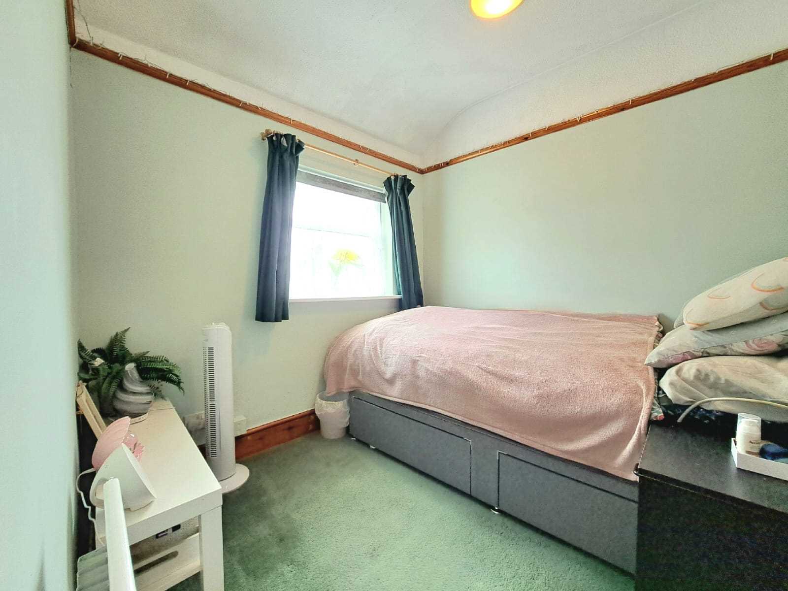 Birkbeck Avenue - Picture 15