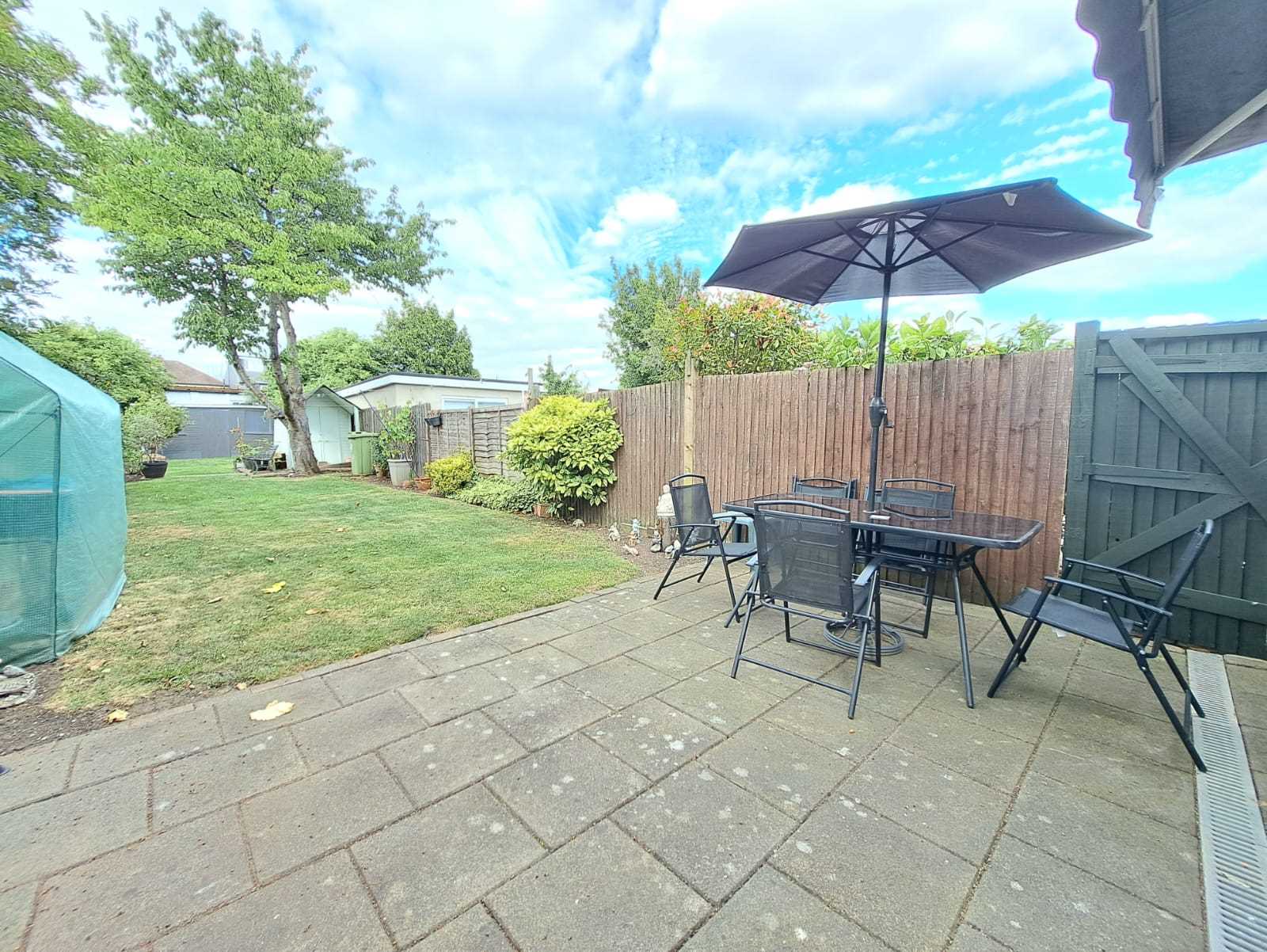Birkbeck Avenue - Picture 16