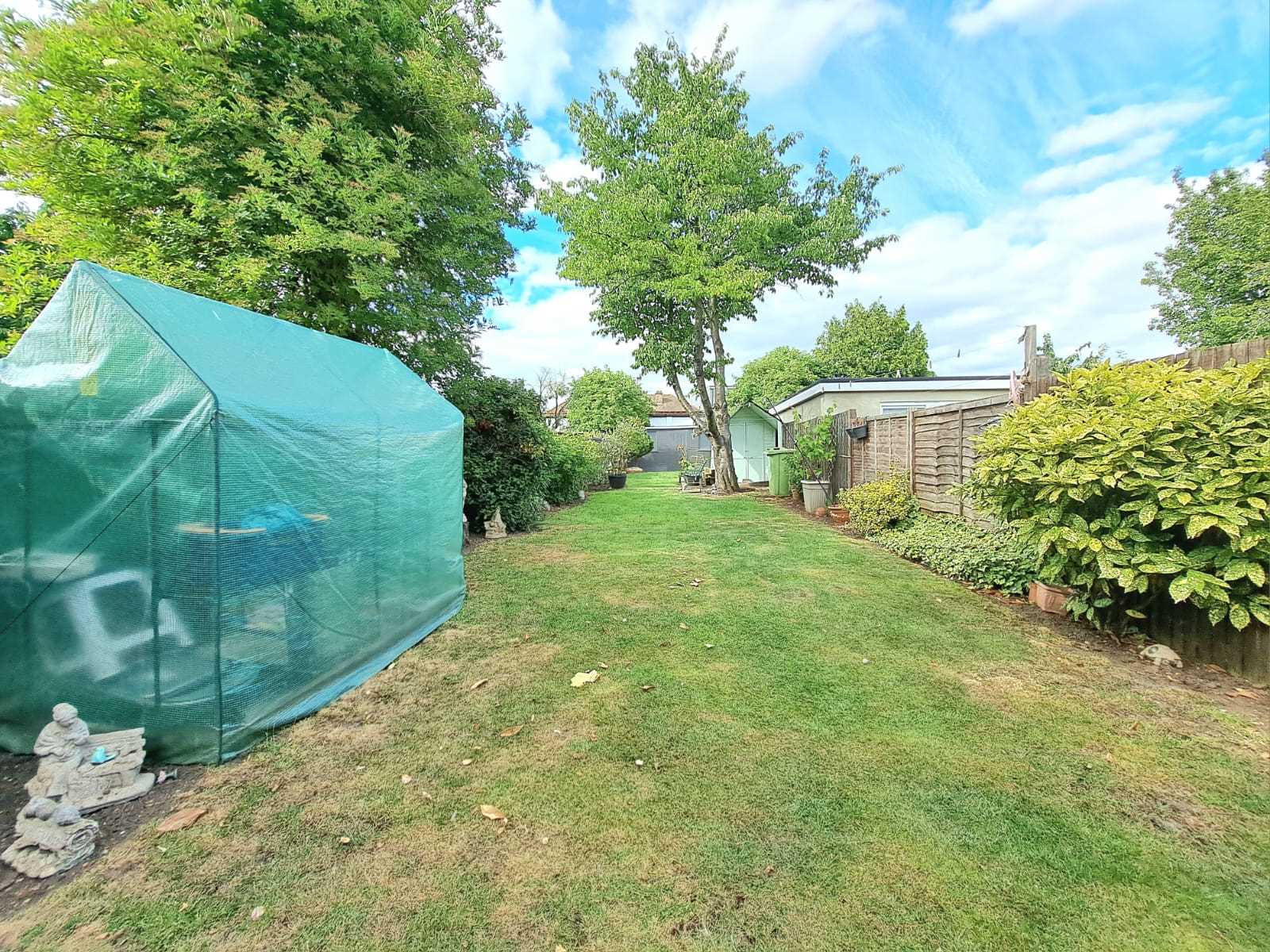 Birkbeck Avenue - Picture 19