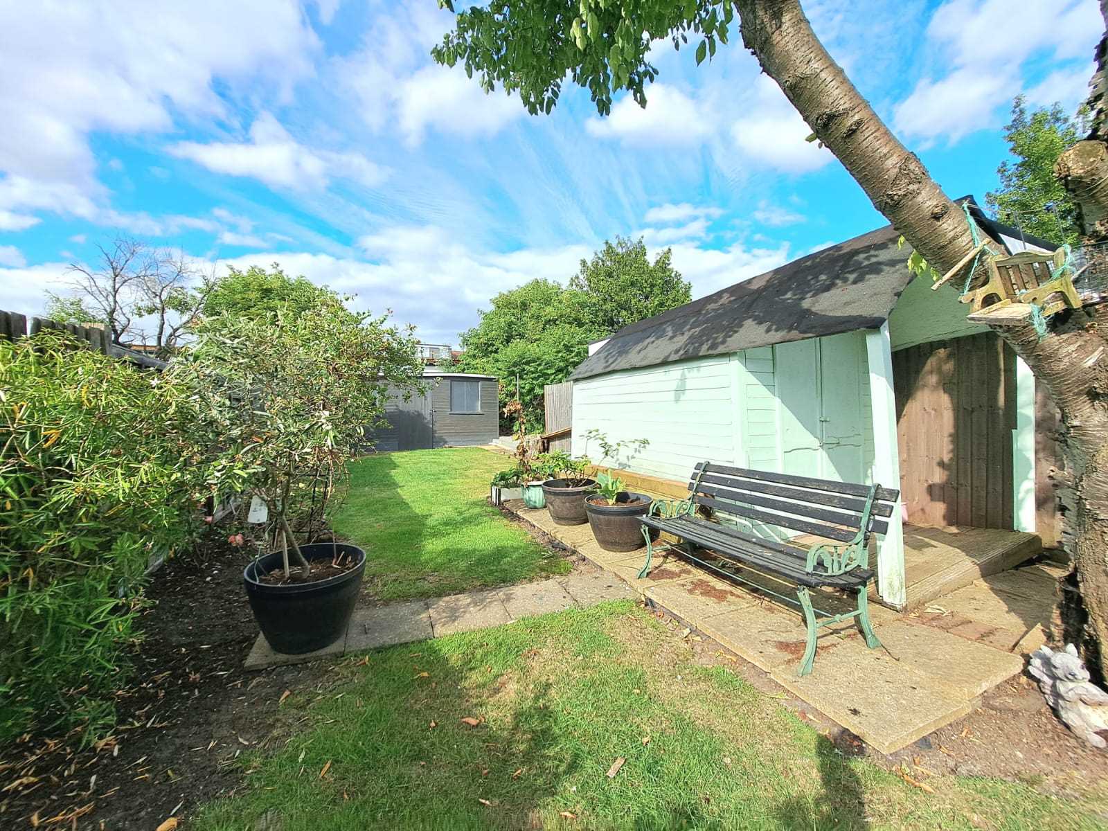 Birkbeck Avenue - Picture 21
