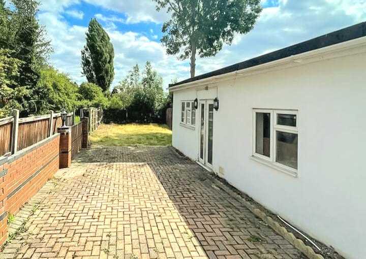 Thirlmere Gardens - Picture 12
