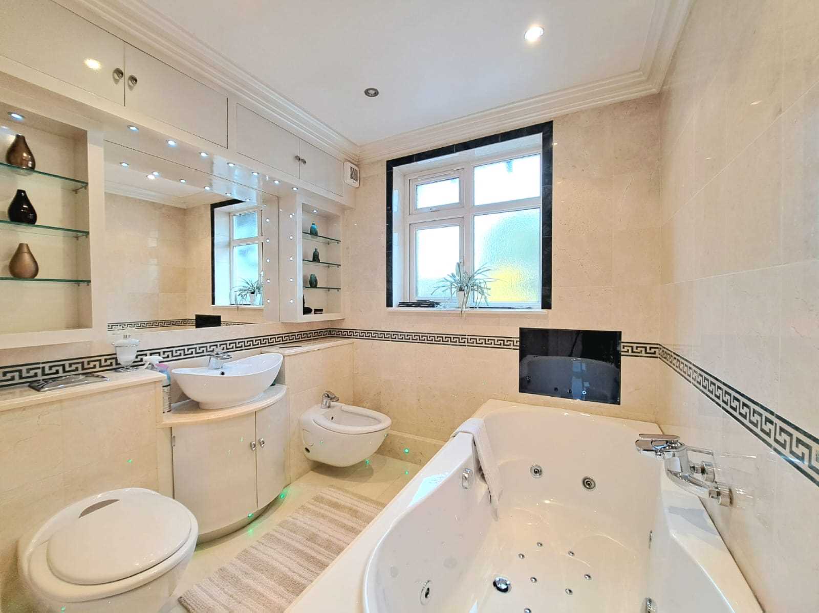 Watford Road - Picture 21