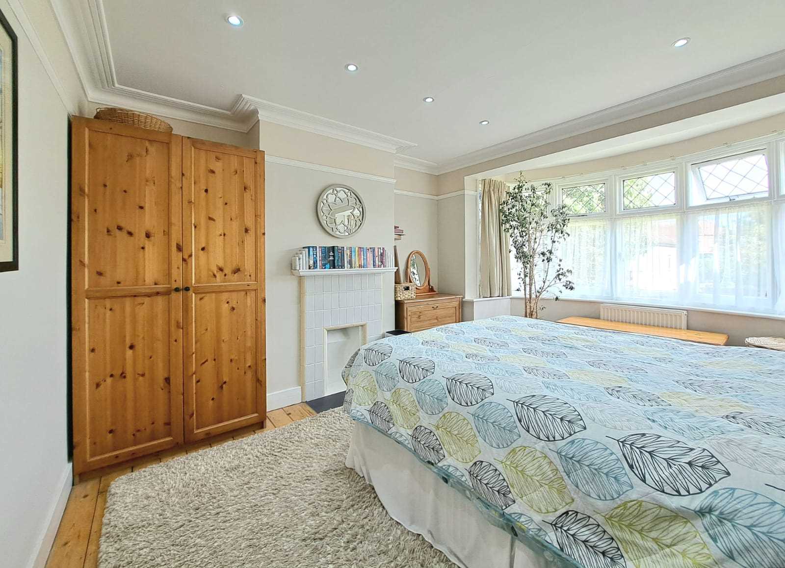 Fairlop Road - Picture 9