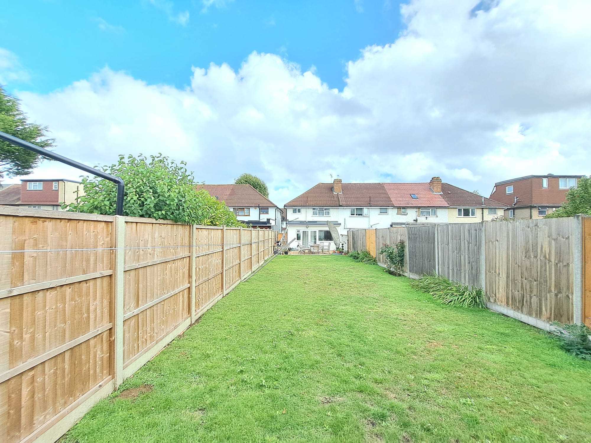 Braund Avenue - Picture 24