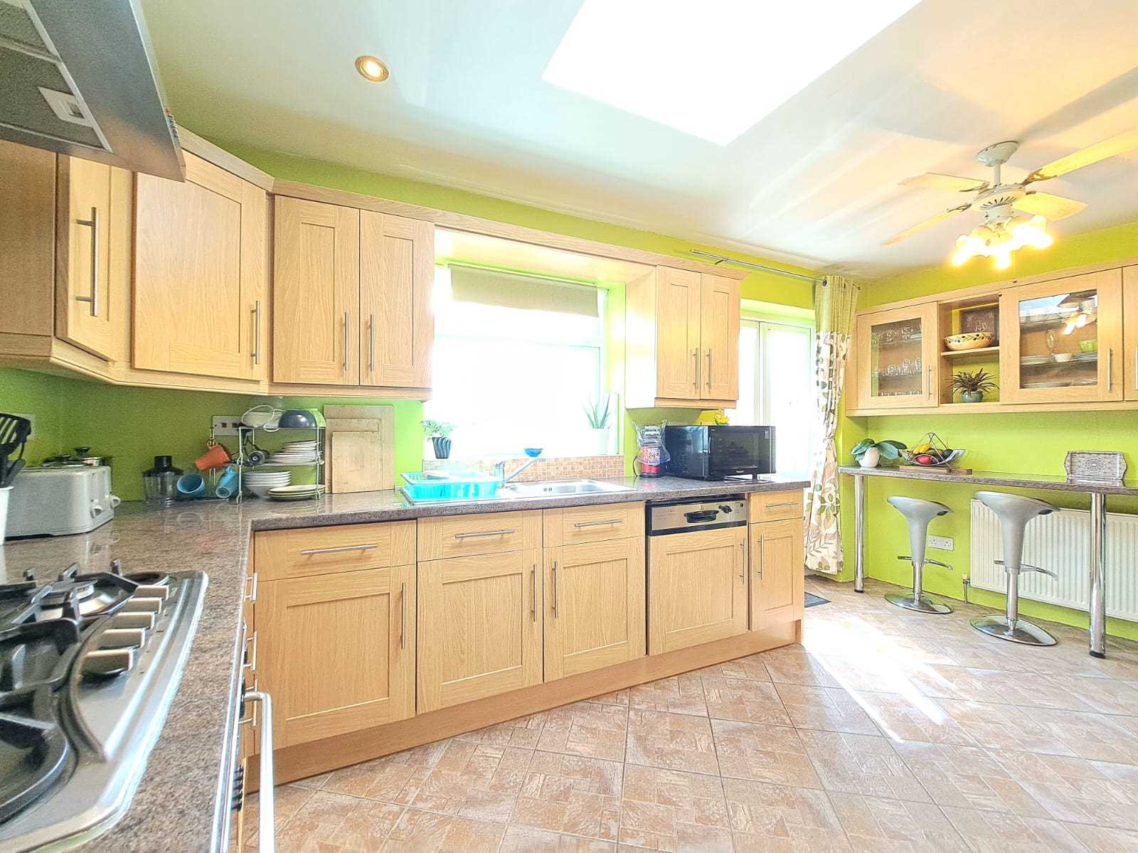 Birkbeck Avenue - Picture 6