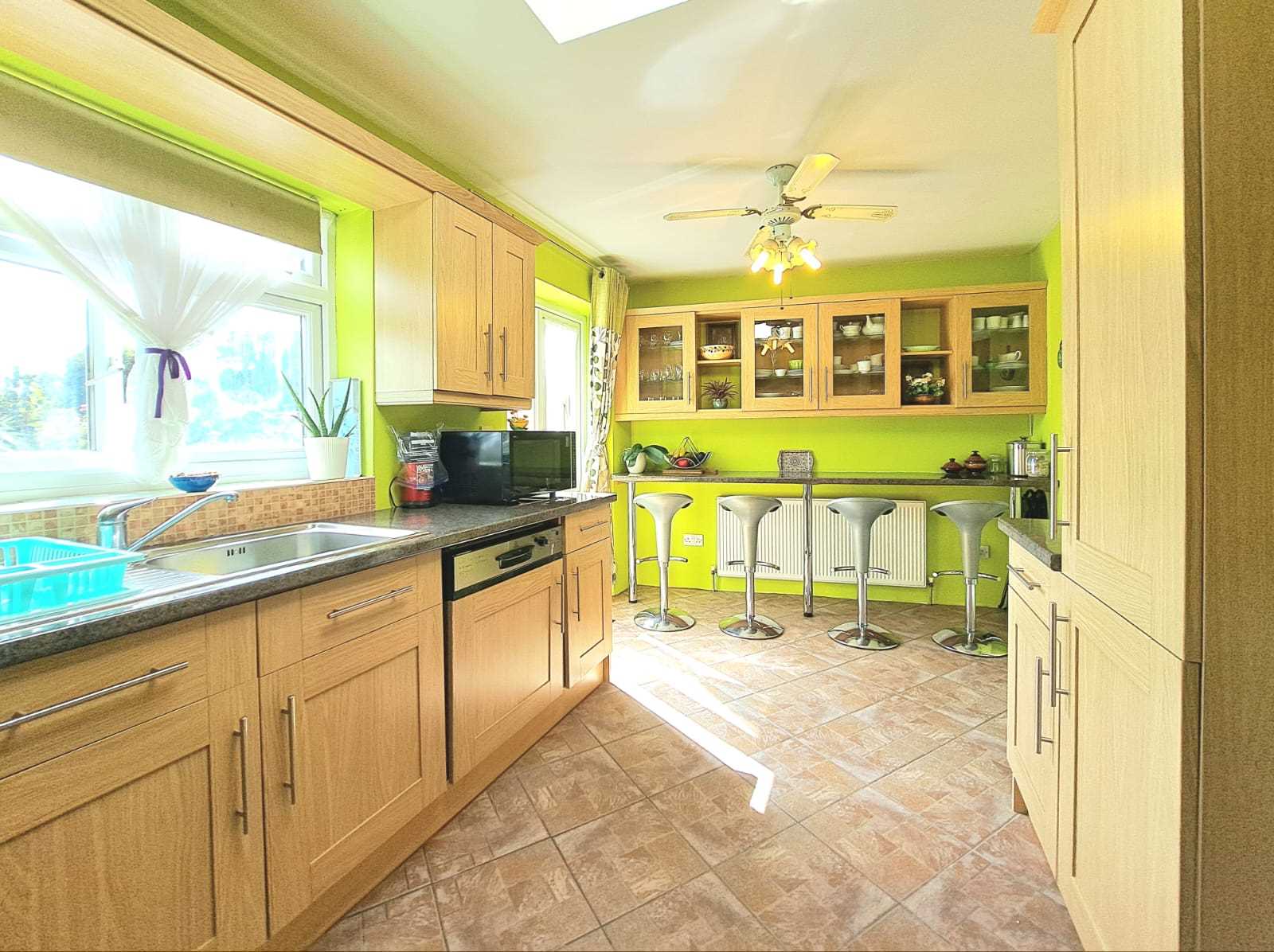 Birkbeck Avenue - Picture 7