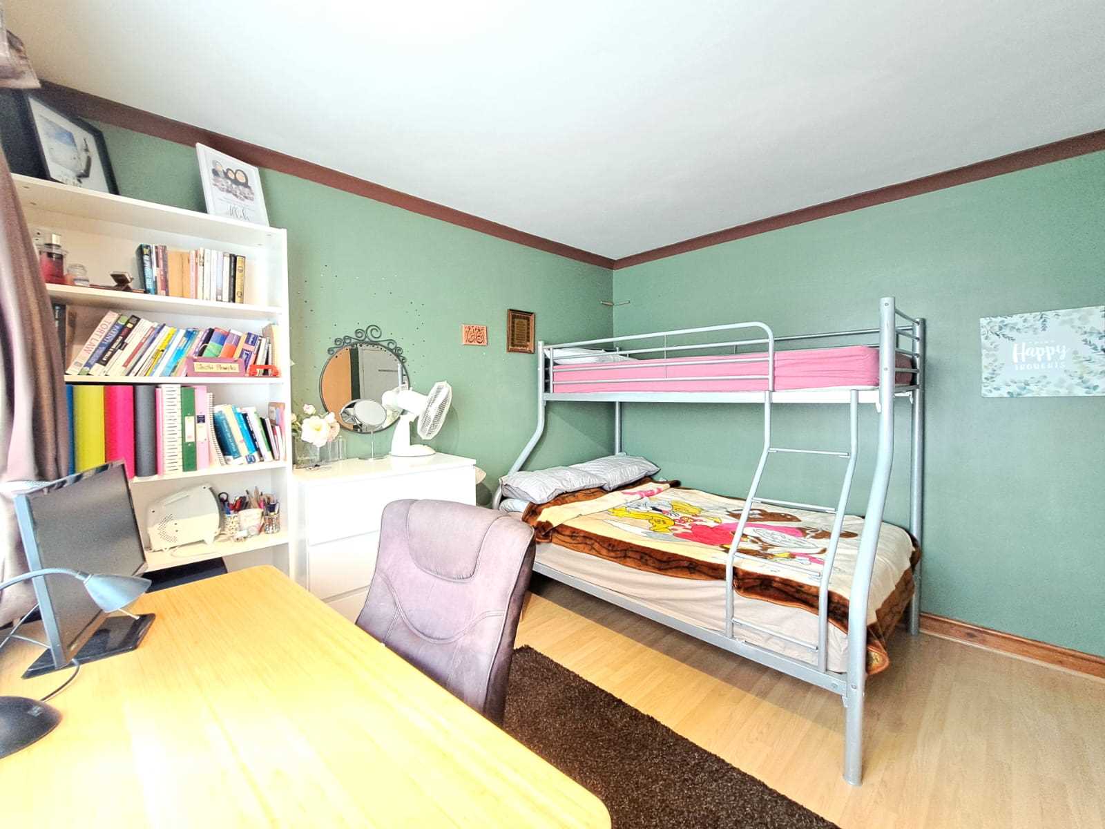 Birkbeck Avenue - Picture 10